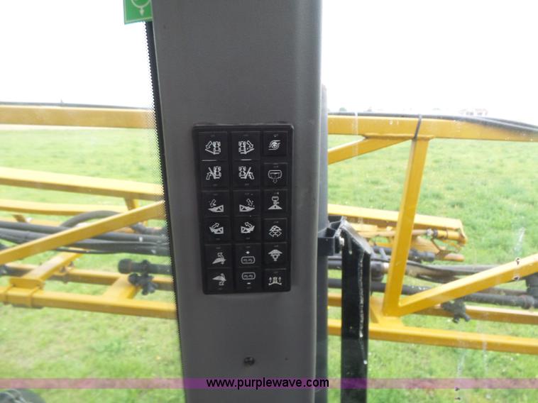 image for item BY9264 2007 Ag-Chem RoGator 1074SS self propelled sprayer