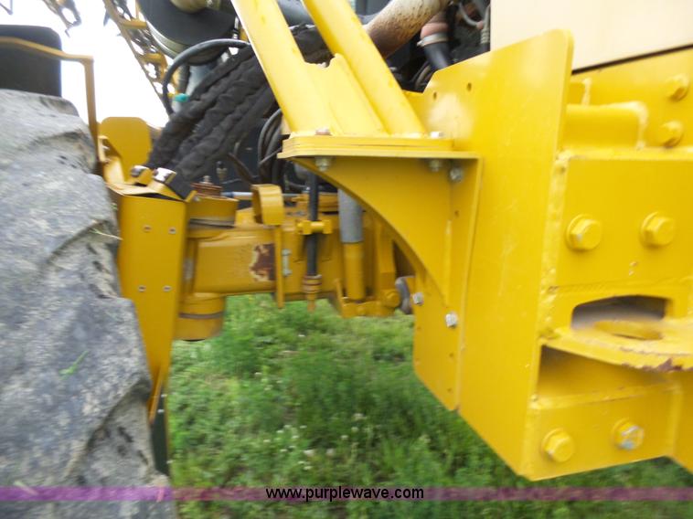 image for item BY9264 2007 Ag-Chem RoGator 1074SS self propelled sprayer