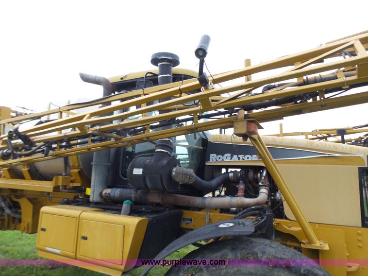 image for item BY9264 2007 Ag-Chem RoGator 1074SS self propelled sprayer