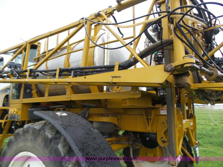 image for item BY9264 2007 Ag-Chem RoGator 1074SS self propelled sprayer