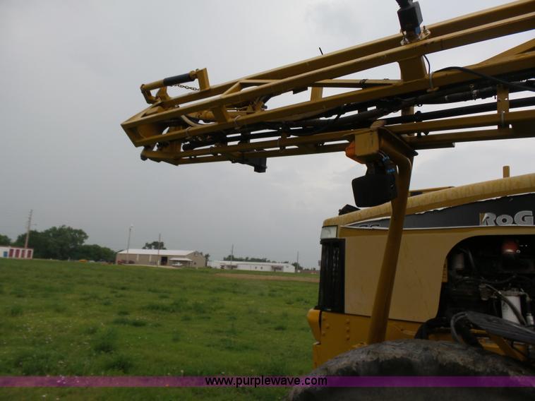 image for item BY9264 2007 Ag-Chem RoGator 1074SS self propelled sprayer
