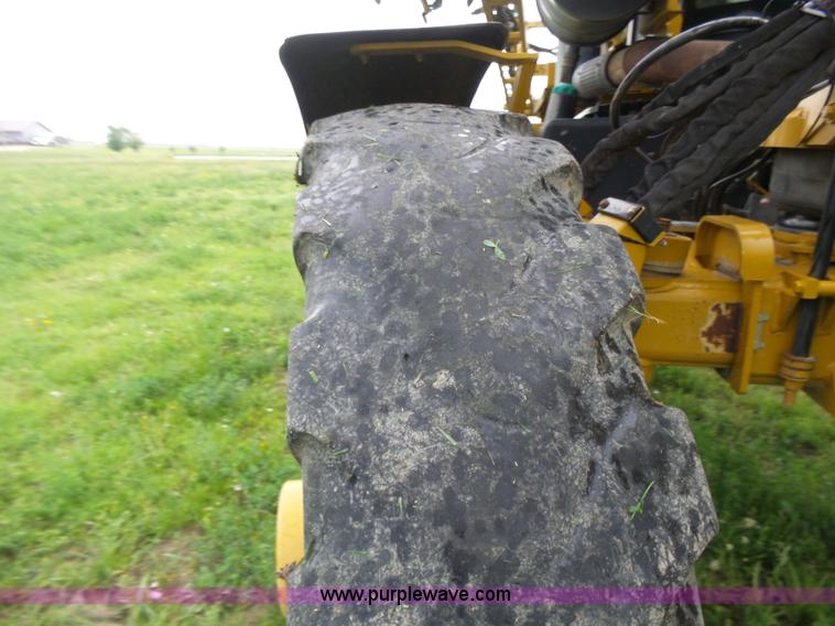 image for item BY9264 2007 Ag-Chem RoGator 1074SS self propelled sprayer