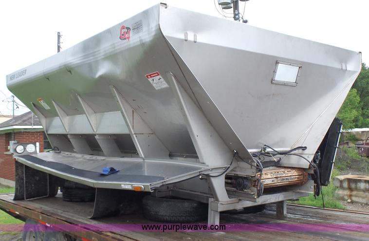 image for item BY9266 New Leader L4000G4 multi-applicator spreader bed