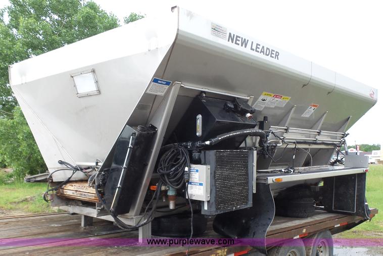 image for item BY9266 New Leader L4000G4 multi-applicator spreader bed
