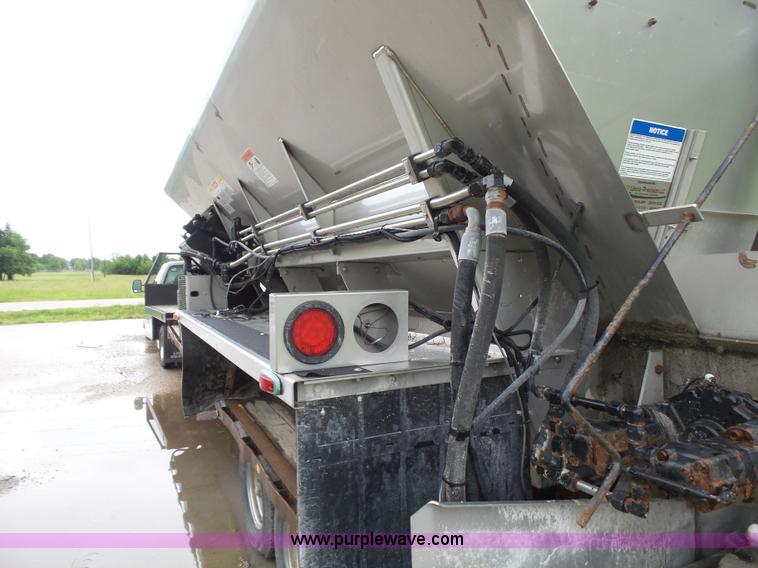 image for item BY9266 New Leader L4000G4 multi-applicator spreader bed