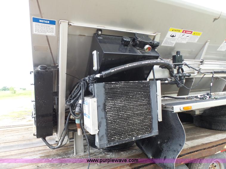 image for item BY9266 New Leader L4000G4 multi-applicator spreader bed