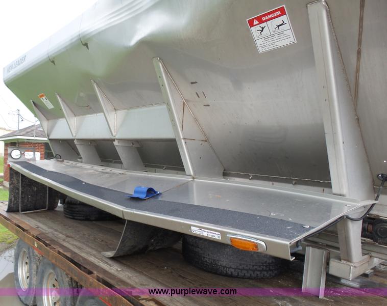 image for item BY9266 New Leader L4000G4 multi-applicator spreader bed