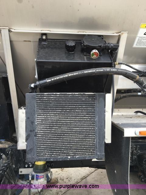 image for item BY9266 New Leader L4000G4 multi-applicator spreader bed