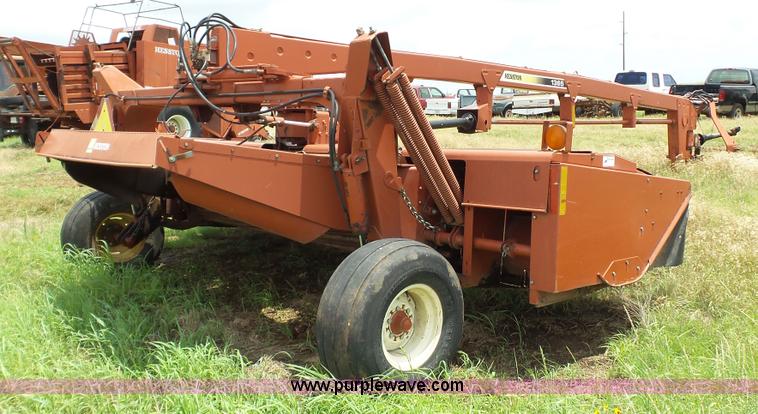 image for item BZ9151 Hesston 1365 windrower