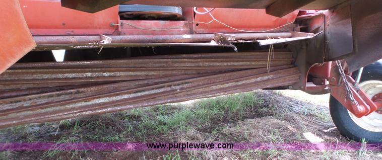 image for item BZ9151 Hesston 1365 windrower