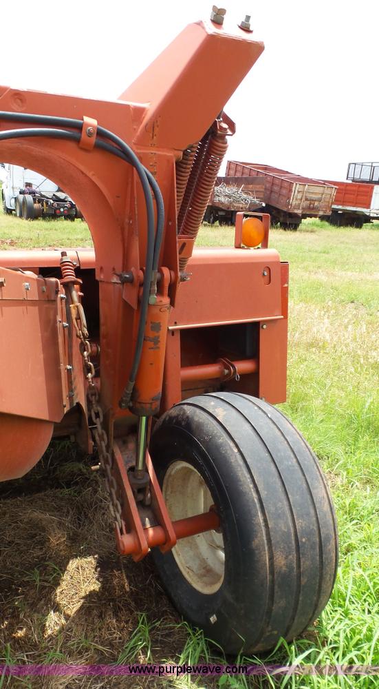 image for item BZ9151 Hesston 1365 windrower