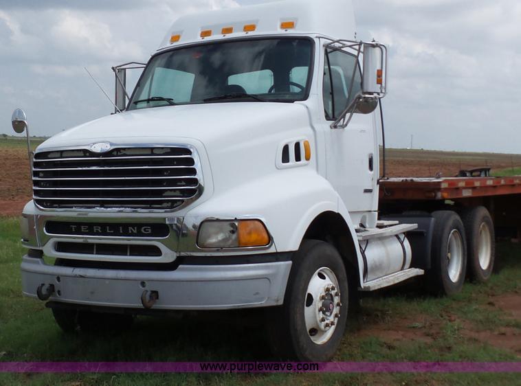 image for item BZ9157 2001 Sterling A9500 semi truck