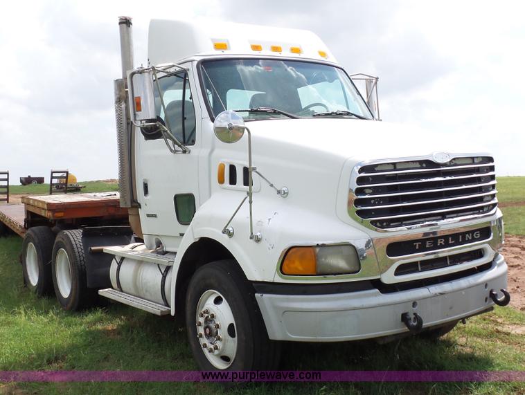 image for item BZ9157 2001 Sterling A9500 semi truck