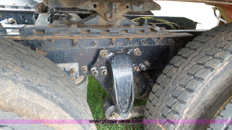 image for item BZ9157 2001 Sterling A9500 semi truck