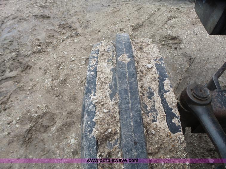 image for item BZ9557 Allis Chalmers 8010 tractor