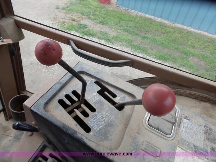 image for item BZ9557 Allis Chalmers 8010 tractor