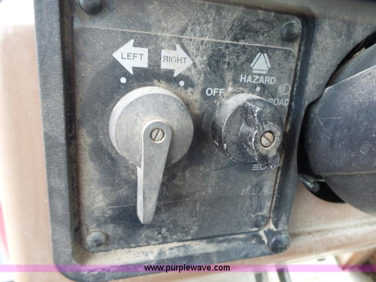 image for item BZ9557 Allis Chalmers 8010 tractor