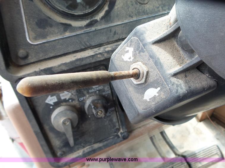 image for item BZ9557 Allis Chalmers 8010 tractor