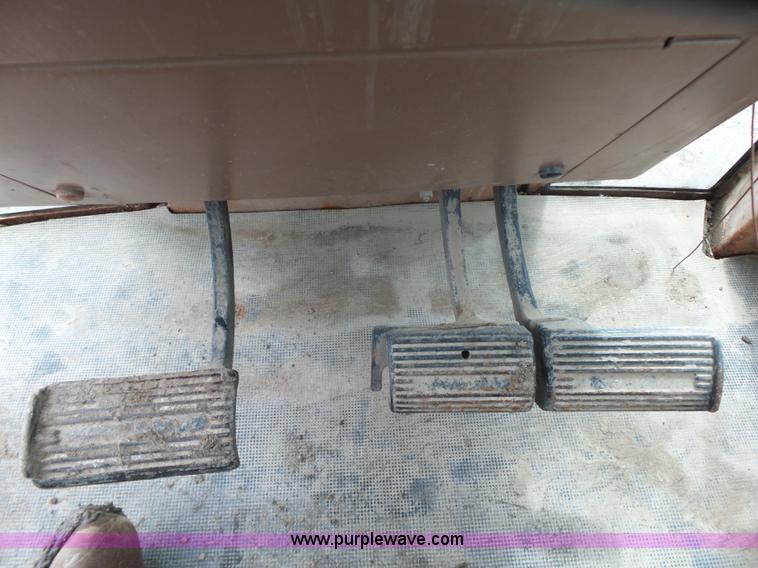 image for item BZ9557 Allis Chalmers 8010 tractor