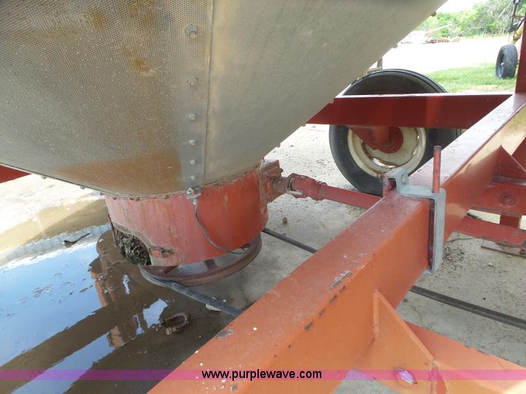 image for item BZ9561 GT 3802 grain dryer