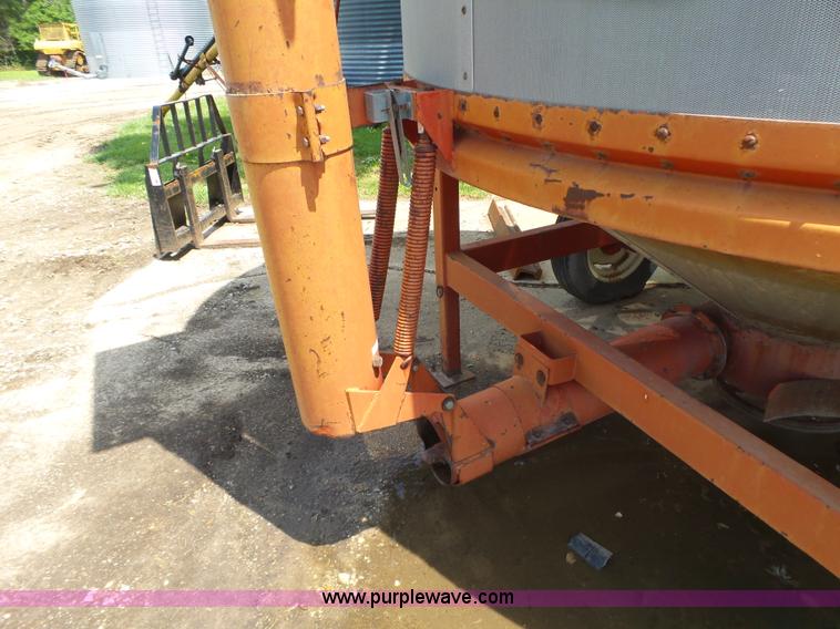 image for item BZ9561 GT 3802 grain dryer