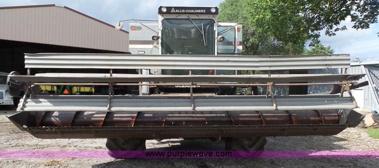 image for item BZ9569 1979 Gleaner L2 combine