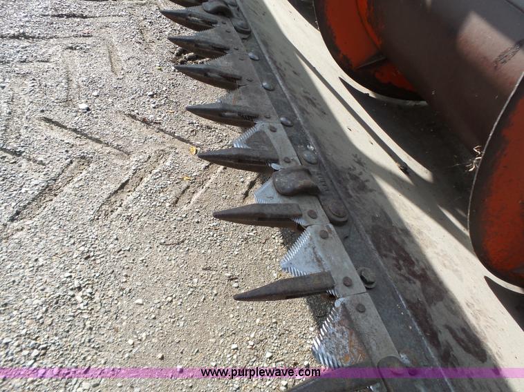 image for item BZ9569 1979 Gleaner L2 combine