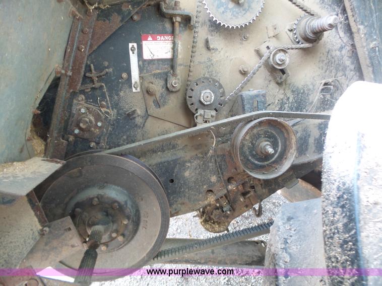 image for item BZ9569 1979 Gleaner L2 combine