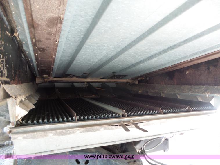 image for item BZ9569 1979 Gleaner L2 combine