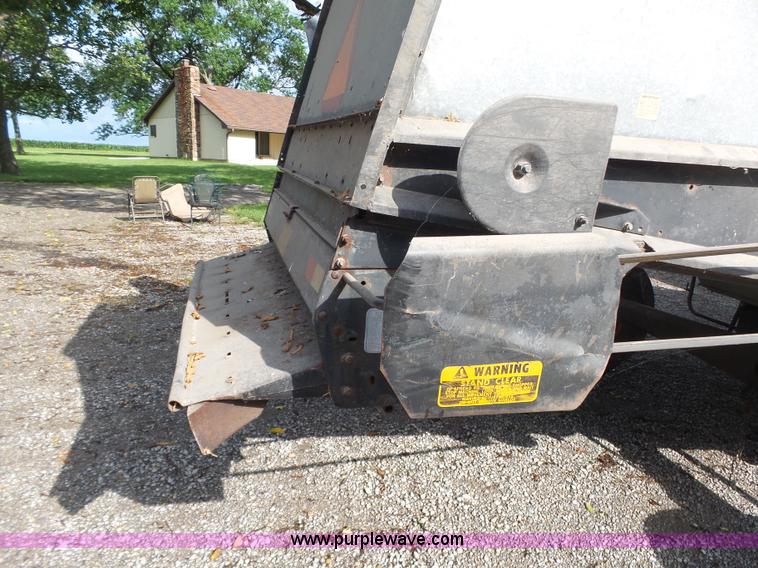 image for item BZ9569 1979 Gleaner L2 combine