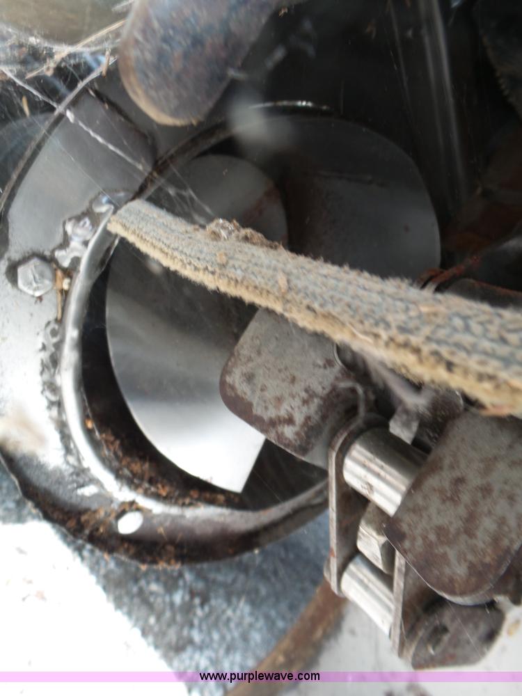 image for item BZ9569 1979 Gleaner L2 combine