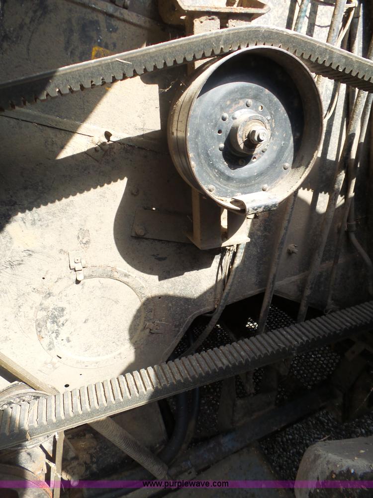 image for item BZ9569 1979 Gleaner L2 combine