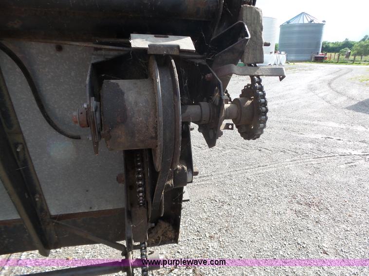 image for item BZ9569 1979 Gleaner L2 combine