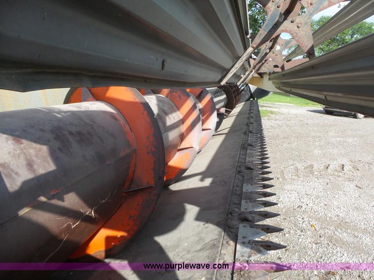 image for item BZ9569 1979 Gleaner L2 combine