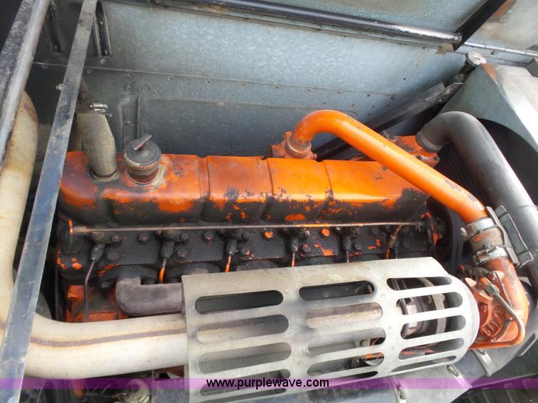 image for item BZ9569 1979 Gleaner L2 combine