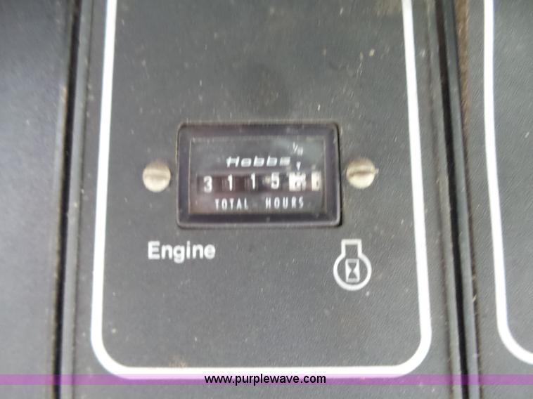 image for item BZ9569 1979 Gleaner L2 combine