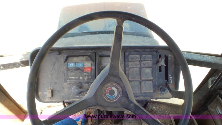 image for item CC9790 1982 International 5488 tractor