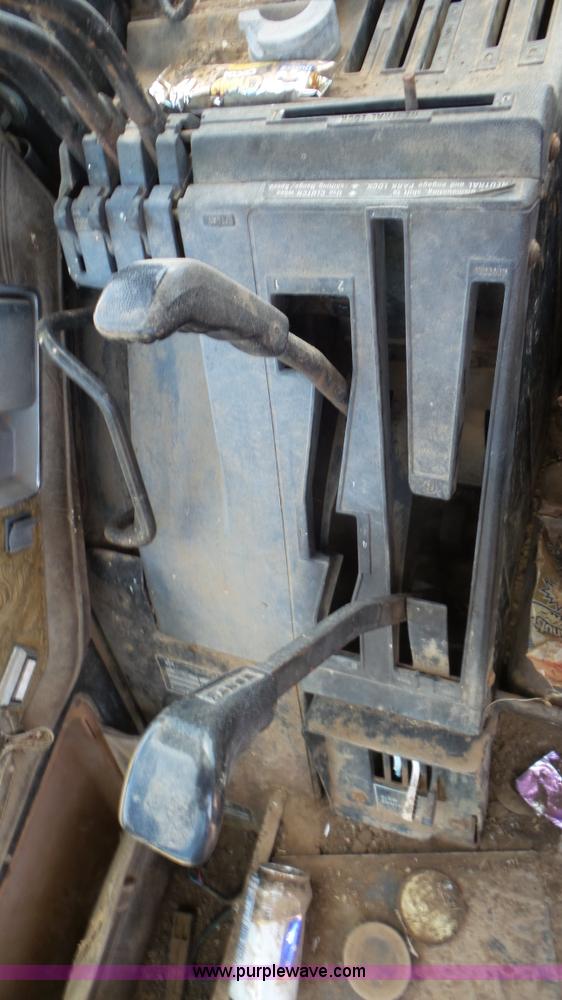 image for item CC9790 1982 International 5488 tractor