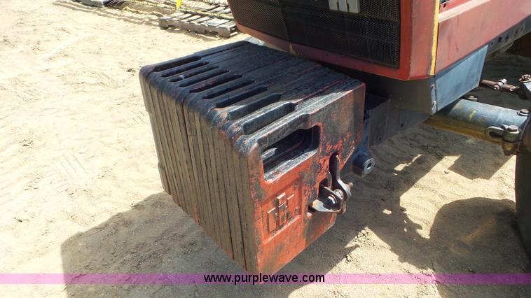 image for item CC9790 1982 International 5488 tractor