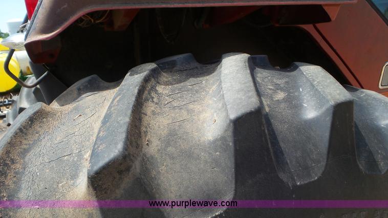 image for item CC9790 1982 International 5488 tractor