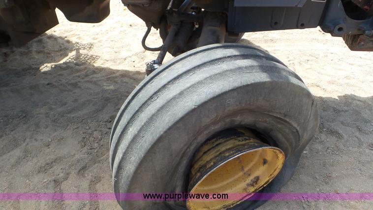 image for item CC9790 1982 International 5488 tractor