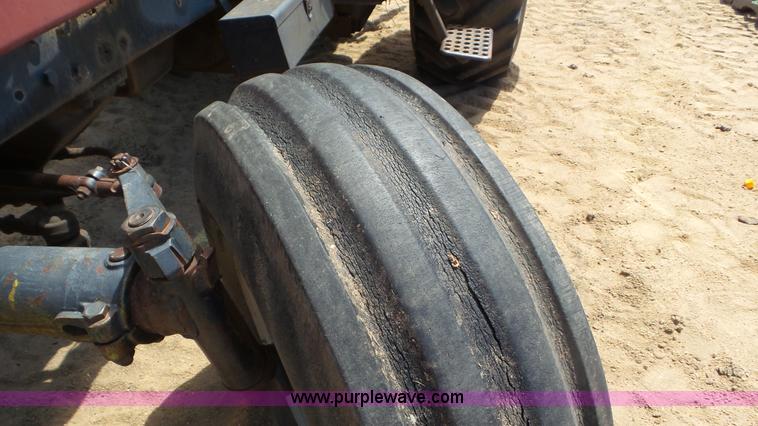 image for item CC9790 1982 International 5488 tractor