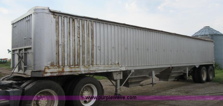 image for item I1985 1978 Trailmobile OVGH-5CAH grain trailer