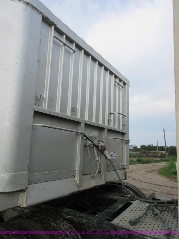 image for item I1985 1978 Trailmobile OVGH-5CAH grain trailer