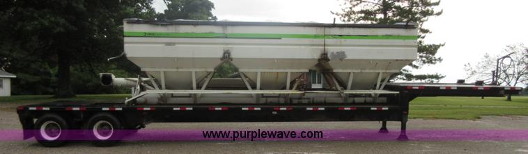 image for item I1989 1978 Transport Systems Inc drop deck trailer