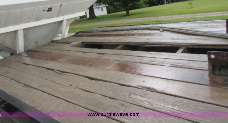 image for item I1989 1978 Transport Systems Inc drop deck trailer