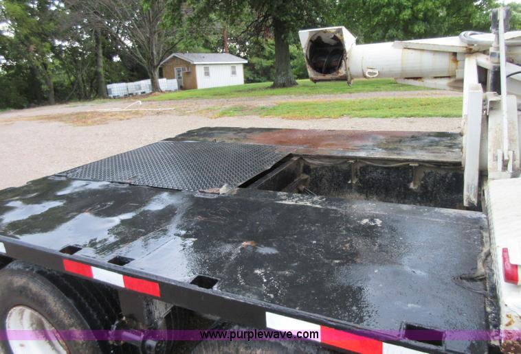 image for item I1989 1978 Transport Systems Inc drop deck trailer