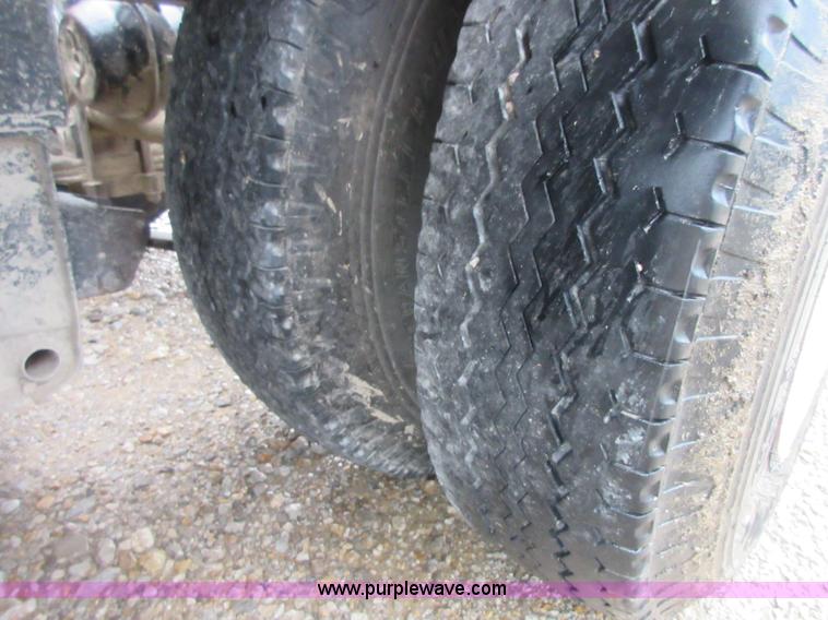 image for item I1989 1978 Transport Systems Inc drop deck trailer