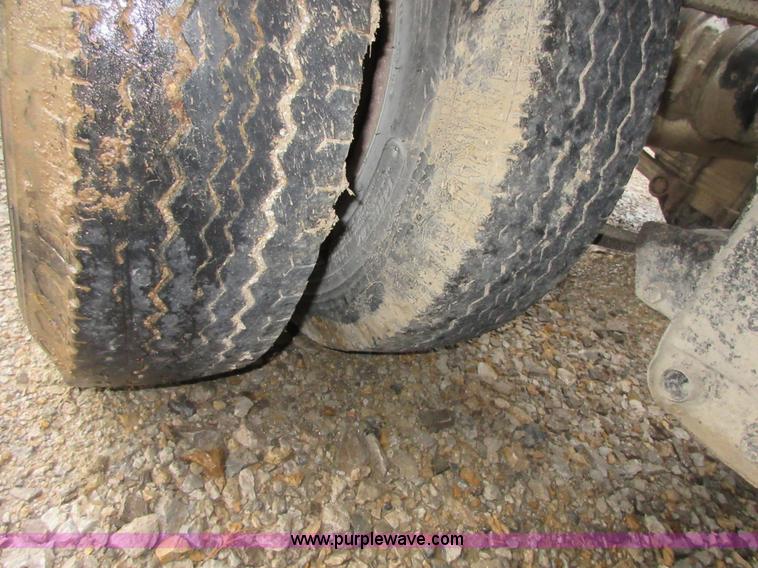 image for item I1989 1978 Transport Systems Inc drop deck trailer