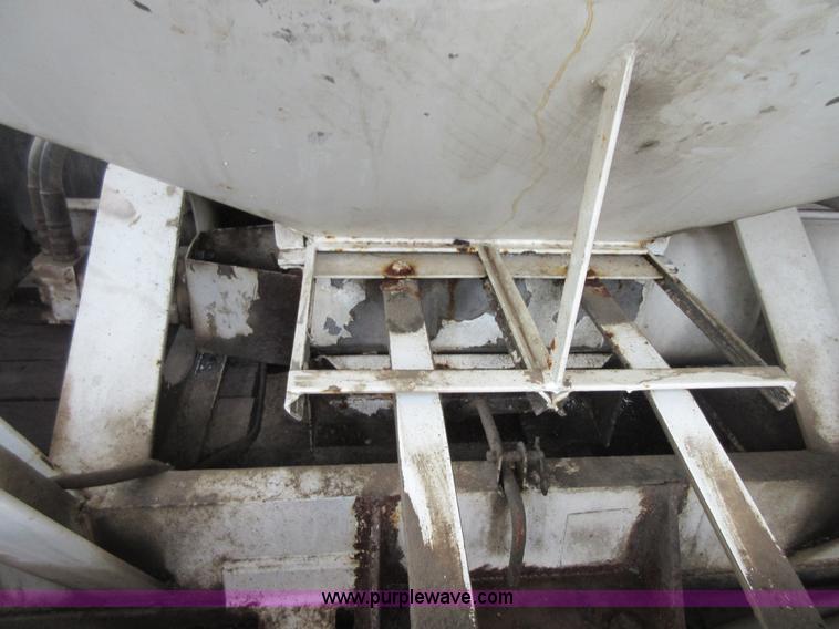 image for item I1989 1978 Transport Systems Inc drop deck trailer